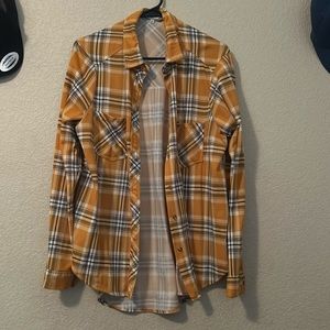 Yellow button up flannel super soft! And flowly!